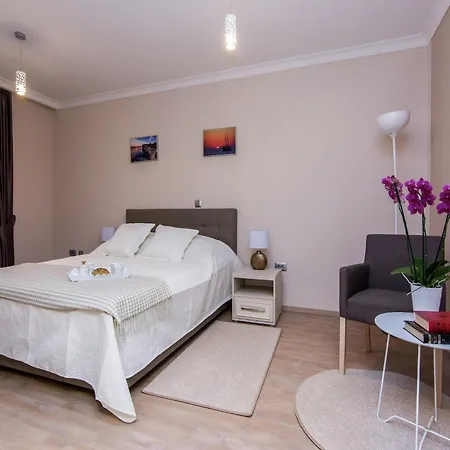 Villa With Private Heated Pool