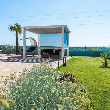 With Private Heated Pool Villa Debeljak