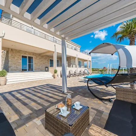 Villa With Private Heated Pool Debeljak