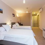 Villa With Private Heated Pool *