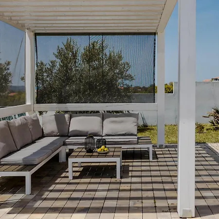 Vila Lovely In With Heated Private Pool