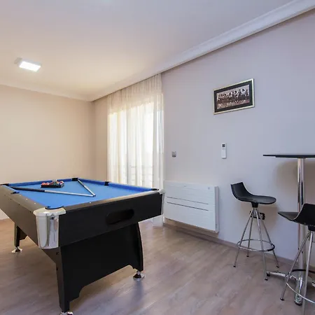 With Private Heated Pool ヴィラ