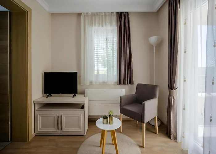 Вилла With Private Heated Pool