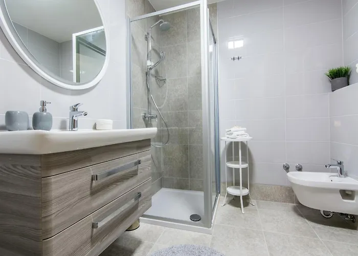 With Private Heated Pool Вилла Debeljak