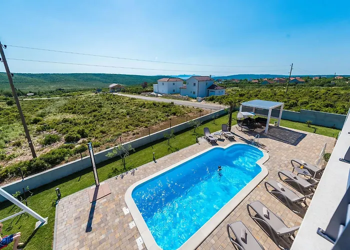 Вилла With Private Heated Pool Debeljak